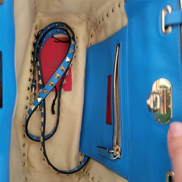 VALENTINO Garavani Rockstud Tote Bag - Picture 8 of 15